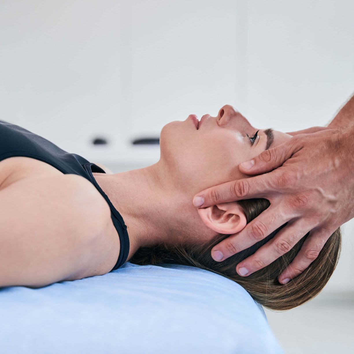 Chiropraktische Behandlung der Wirbelsäule zur Verbesserung von Beweglichkeit und Funktion